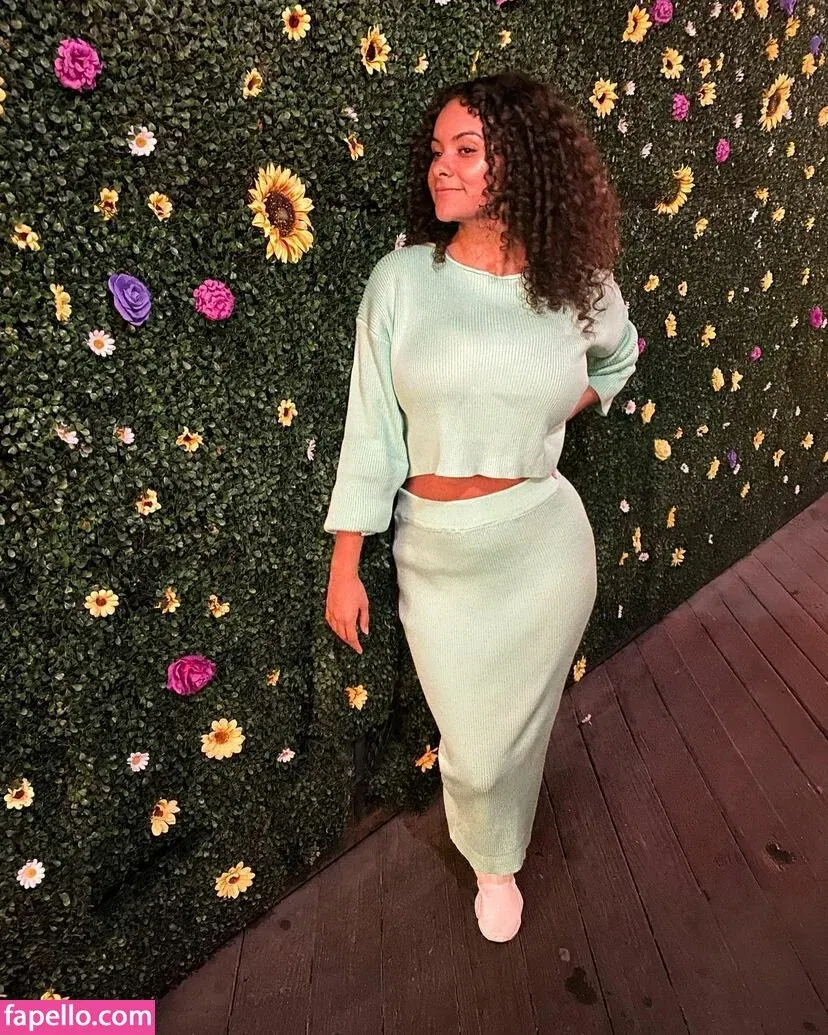 Nicole A Foster Onlyfans Photo Gallery 