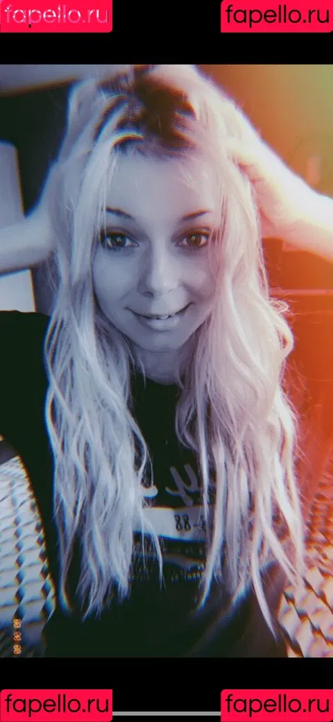SmileyDani Onlyfans Photo Gallery 