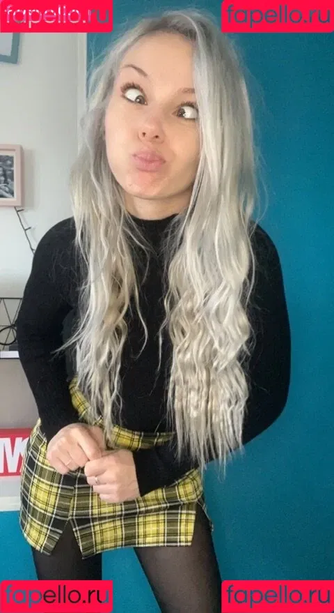SmileyDani Onlyfans Photo Gallery 