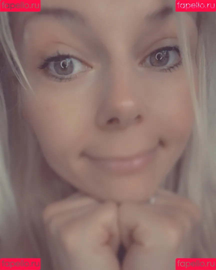 SmileyDani Onlyfans Photo Gallery 