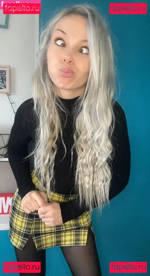 SmileyDani Onlyfans Photo Gallery 