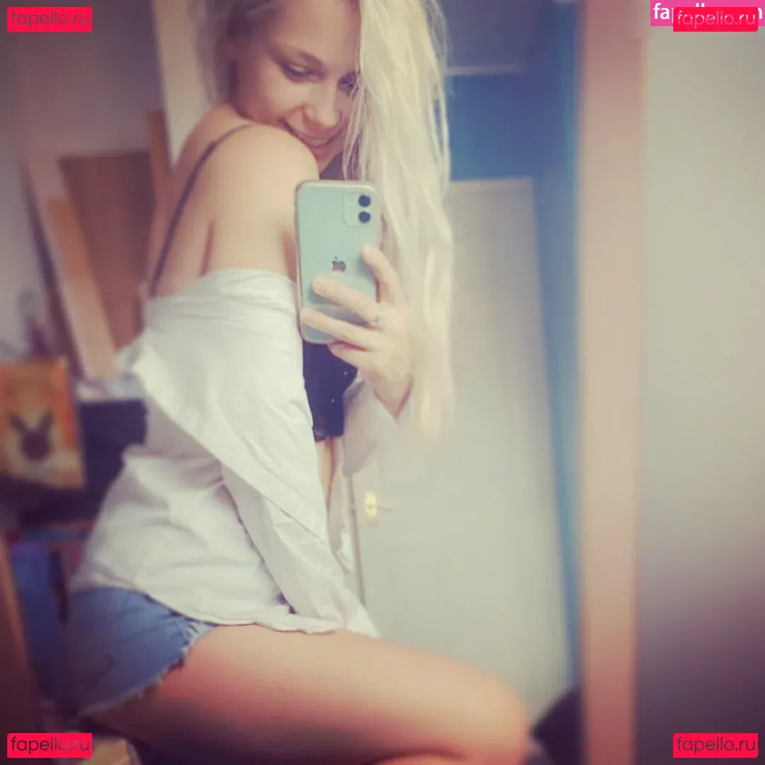 SmileyDani Onlyfans Photo Gallery 