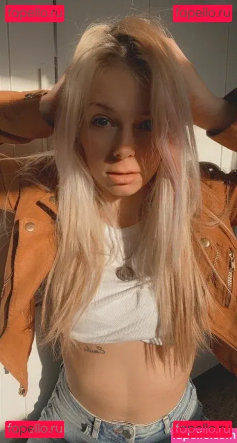 SmileyDani Onlyfans Photo Gallery 