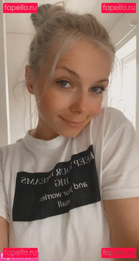 SmileyDani Onlyfans Photo Gallery 