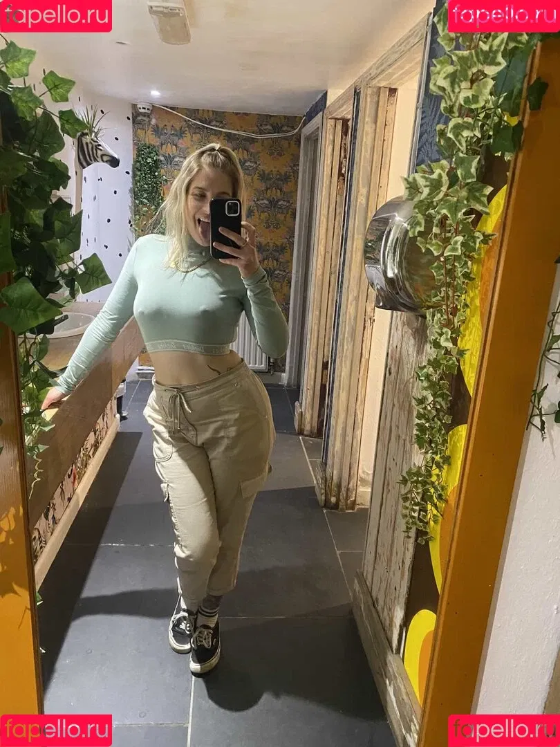 Riley Beth Onlyfans Photo Gallery 