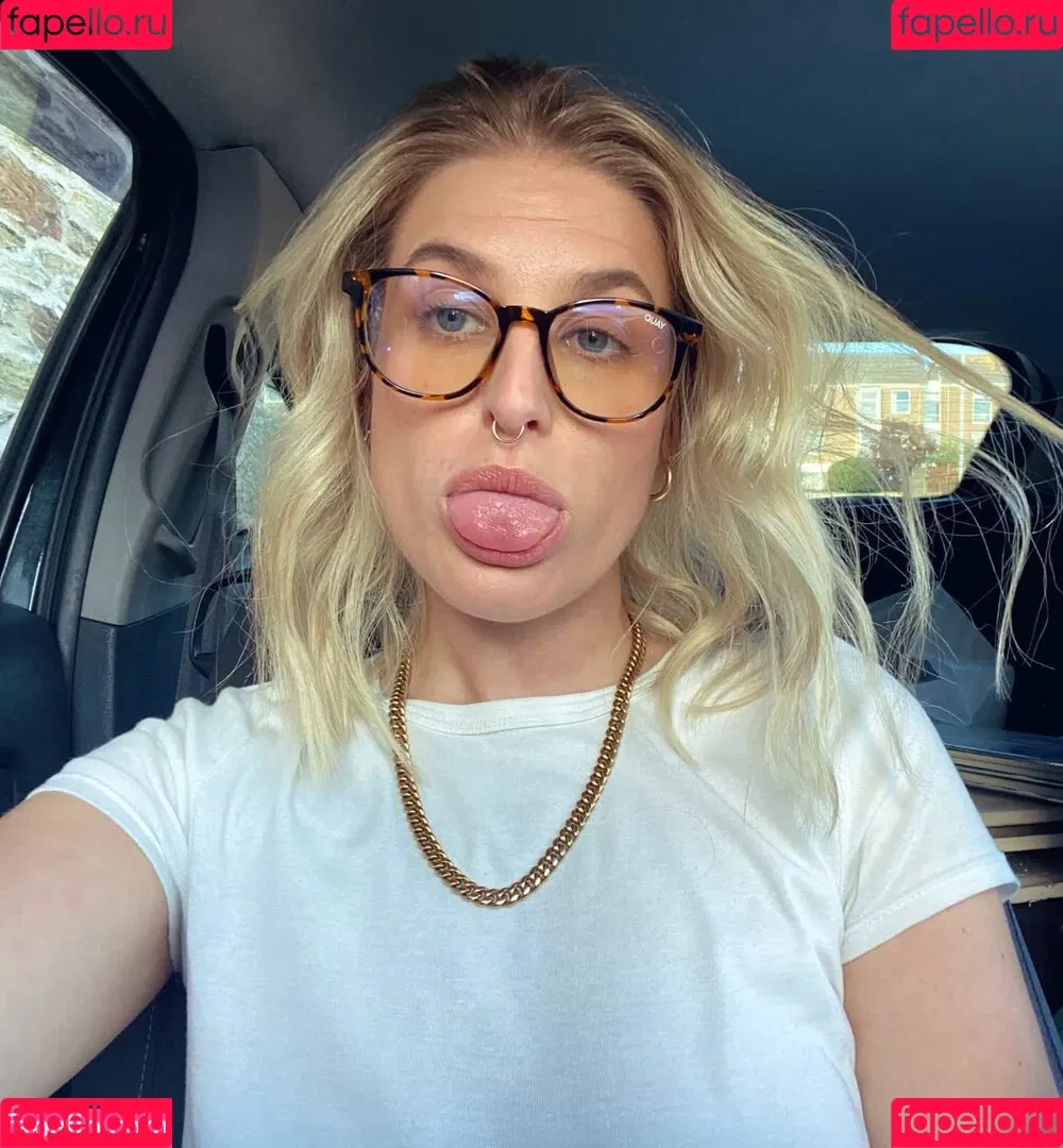 Riley Beth Onlyfans Photo Gallery 