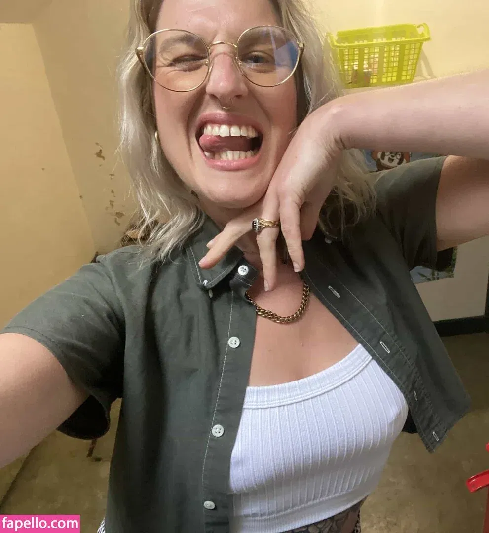 Riley Beth Onlyfans Photo Gallery 