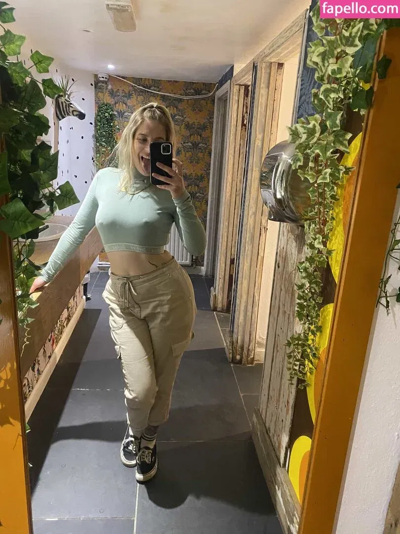 Riley Beth Onlyfans Photo Gallery 