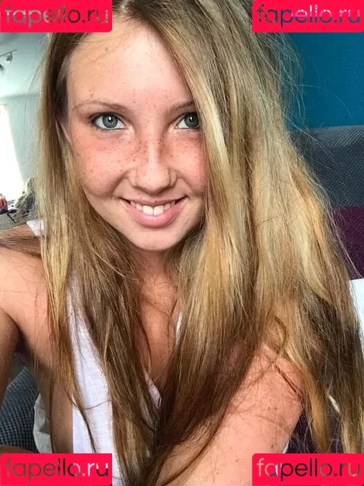 CaroCream Onlyfans Photo Gallery 