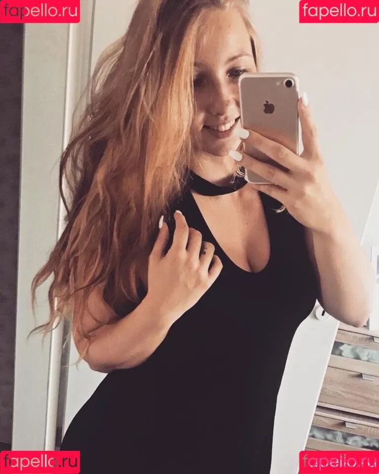 CaroCream Onlyfans Photo Gallery 