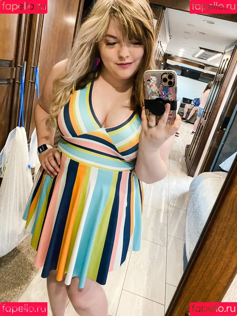 Meg Kaylee Onlyfans Photo Gallery 