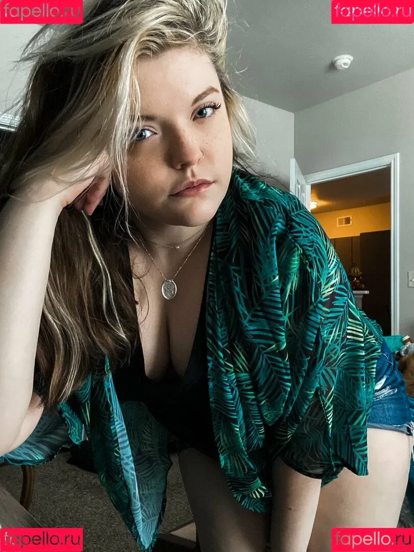 Meg Kaylee Onlyfans Photo Gallery 