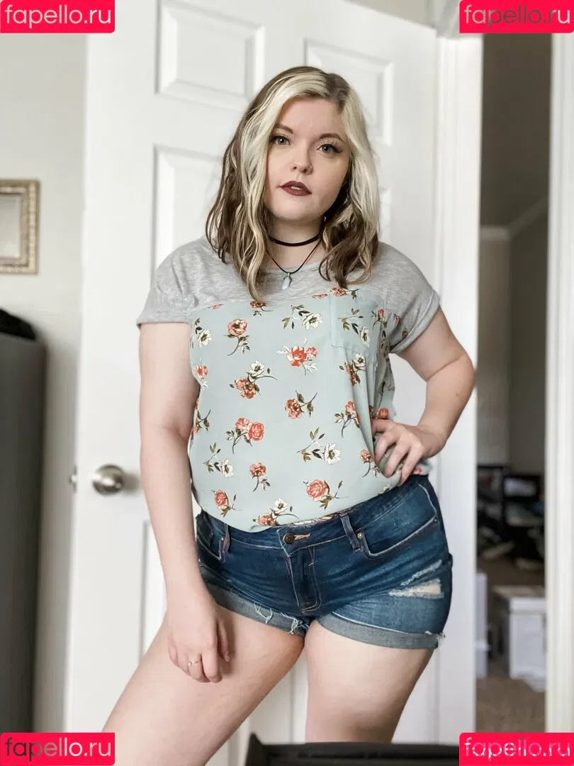 Meg Kaylee Onlyfans Photo Gallery 