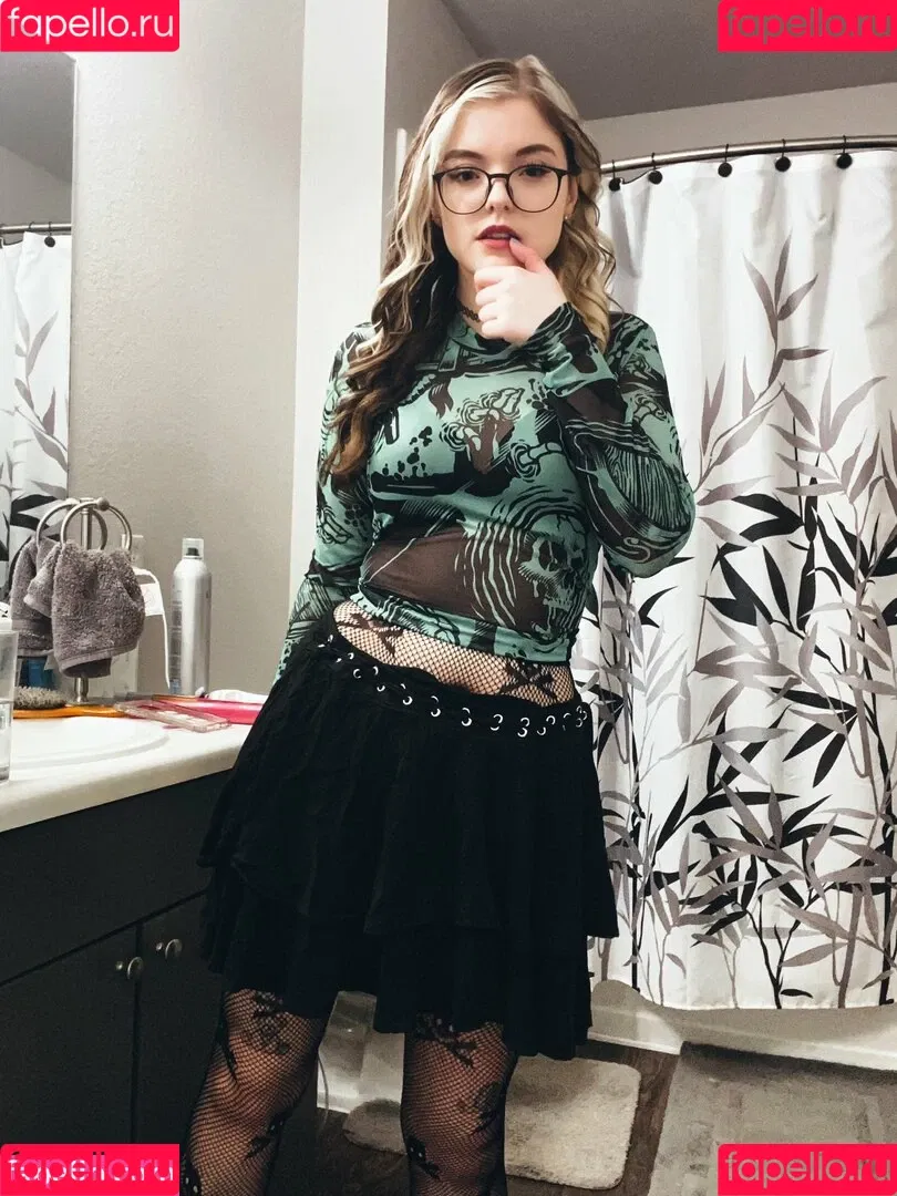 Meg Kaylee Onlyfans Photo Gallery 