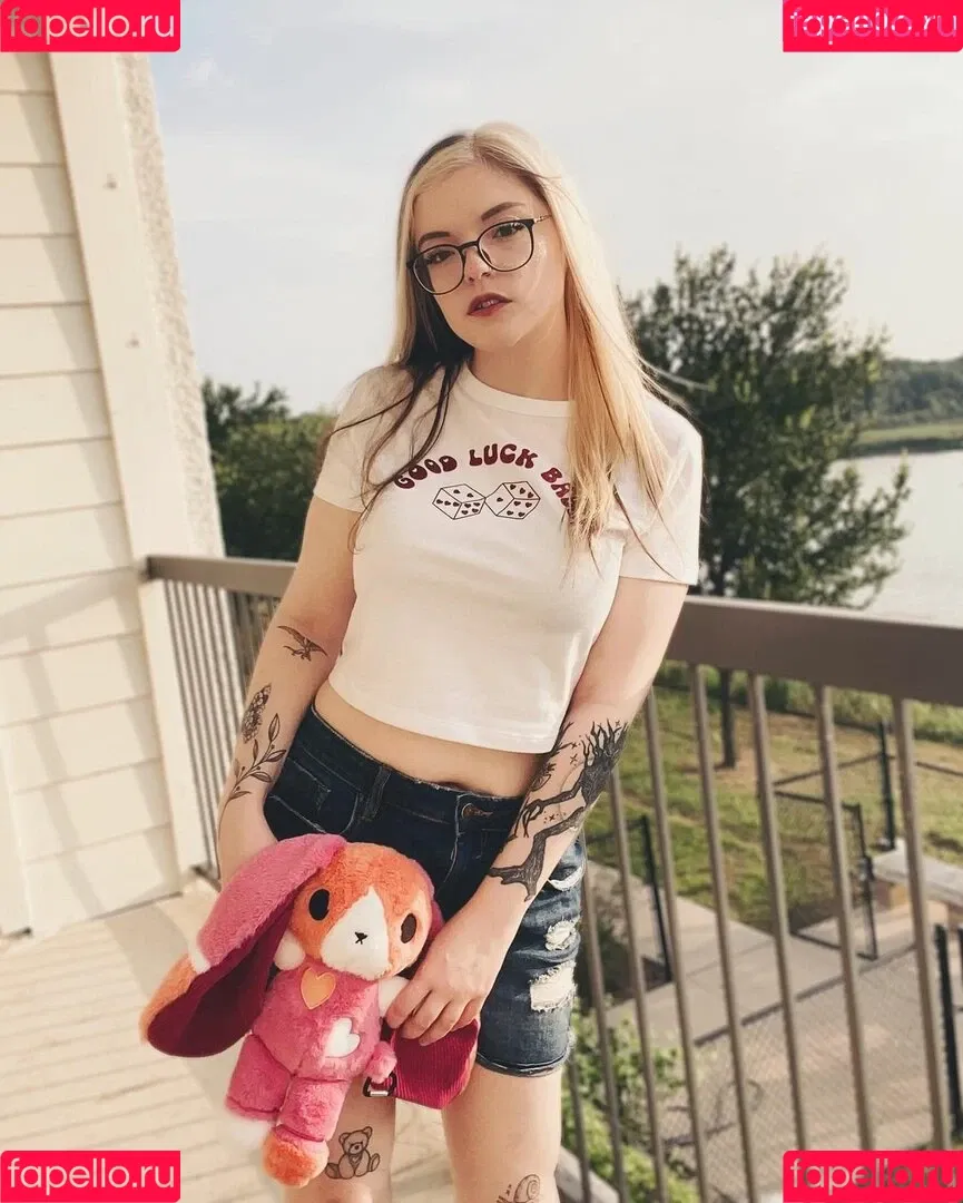 Meg Kaylee Onlyfans Photo Gallery 