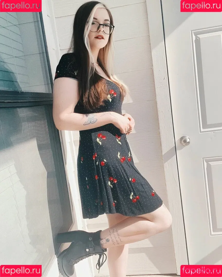 Meg Kaylee Onlyfans Photo Gallery 