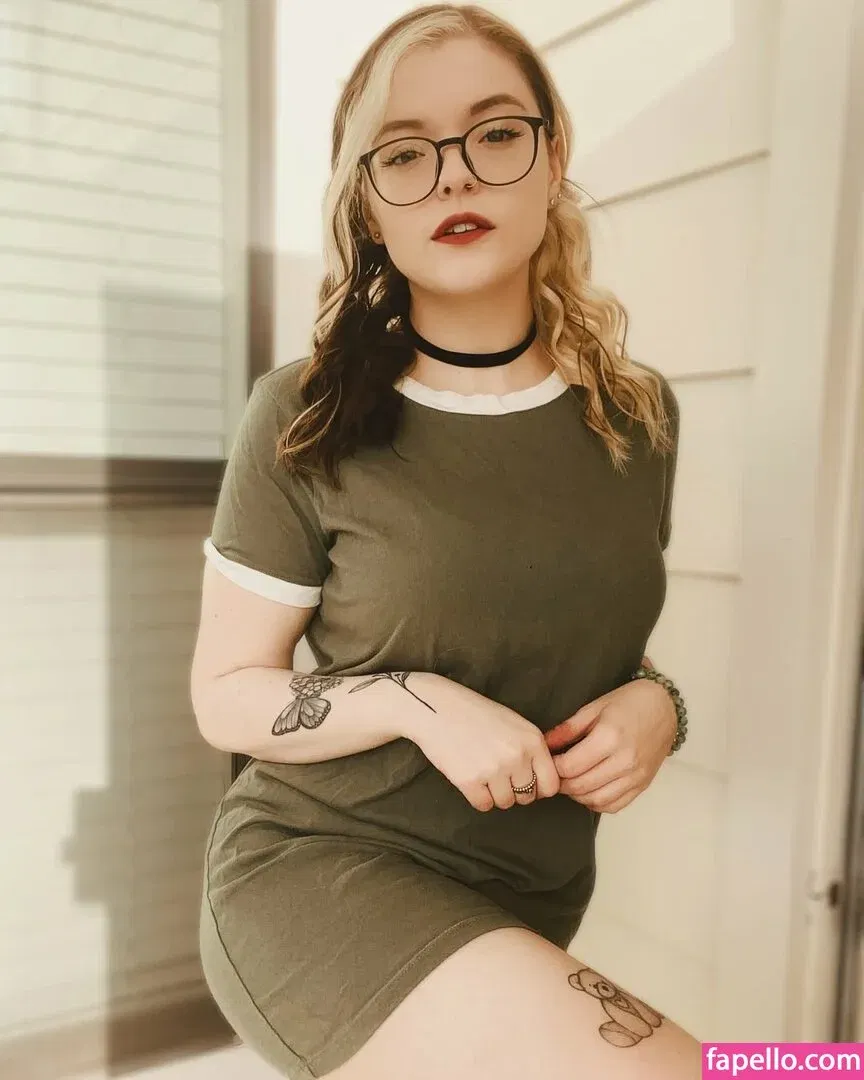 Meg Kaylee Onlyfans Photo Gallery 