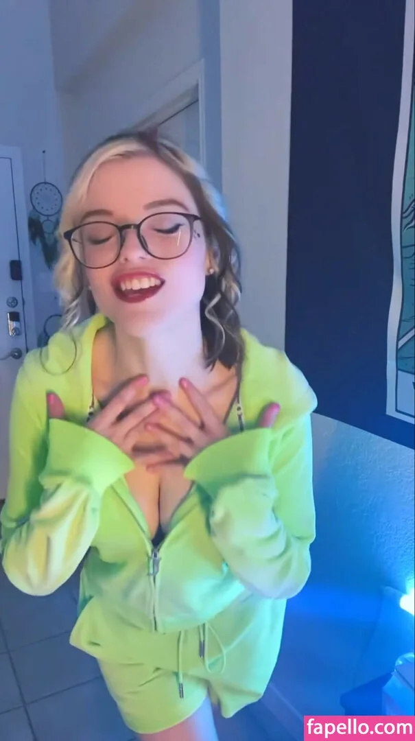 Meg Kaylee Onlyfans Photo Gallery 