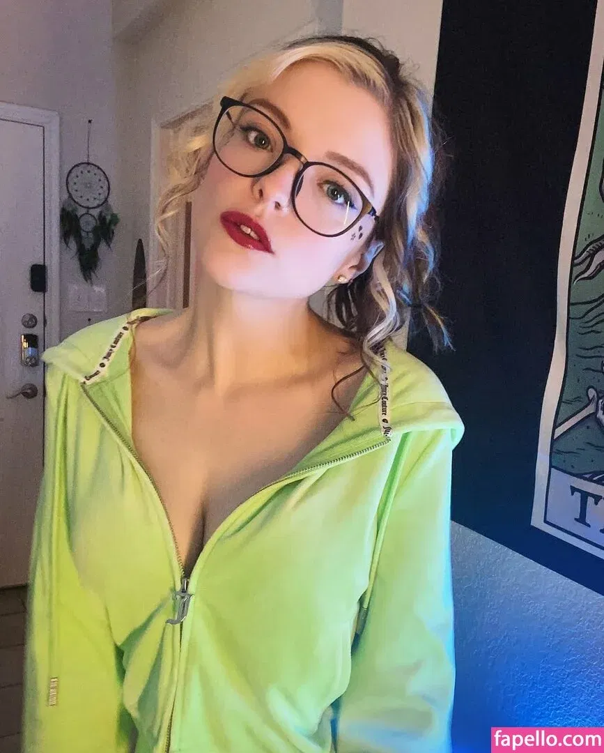 Meg Kaylee Onlyfans Photo Gallery 