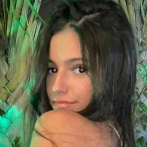 Larin Manor Nude Onlyfans Photo 16