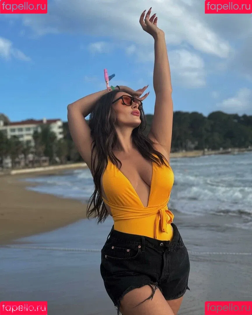 suna Onlyfans Photo Gallery 