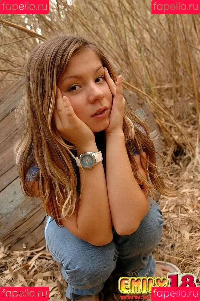 Emily 18 Onlyfans Photo Gallery 