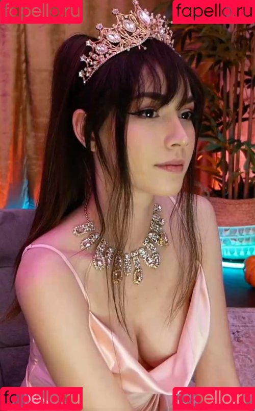 Emily 18 Onlyfans Photo Gallery 