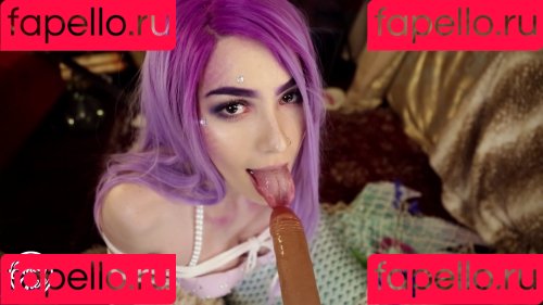 Emily 18 Onlyfans Photo Gallery 