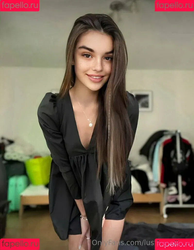 lustymommy Onlyfans Photo Gallery 