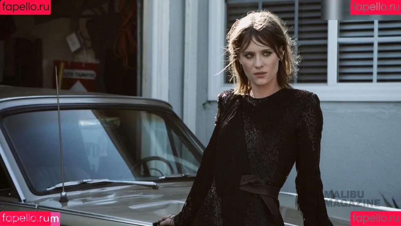 Mackenzie Davis Onlyfans Photo Gallery 