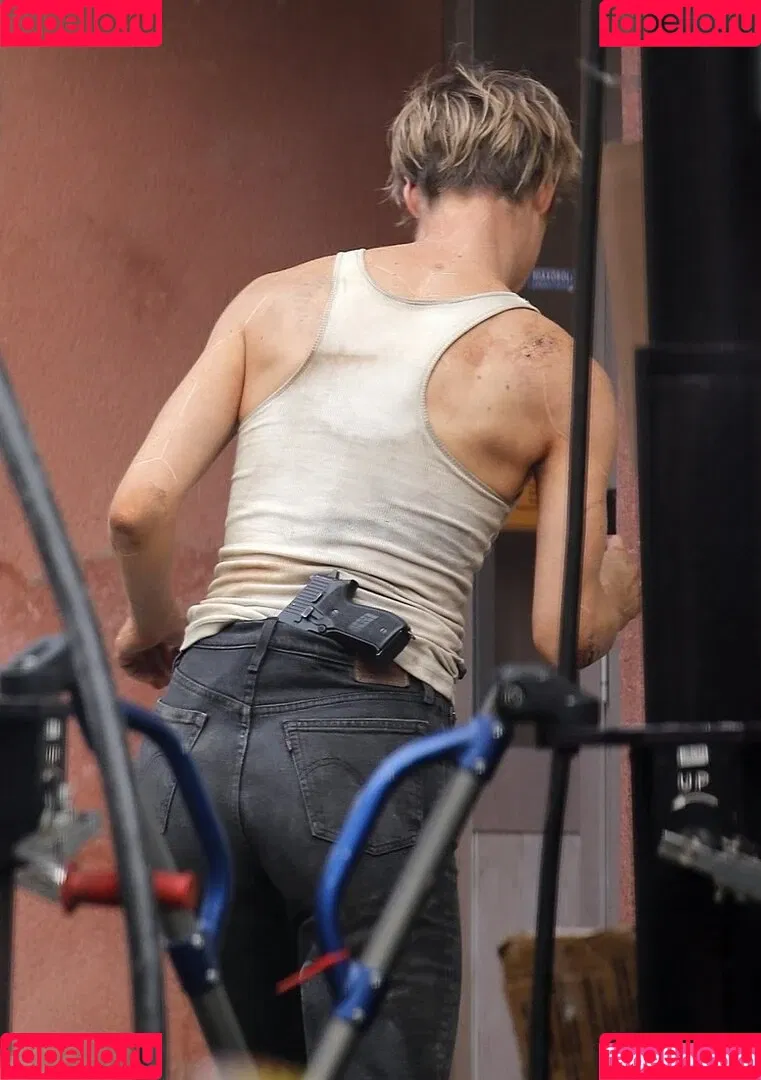 Mackenzie Davis Onlyfans Photo Gallery 