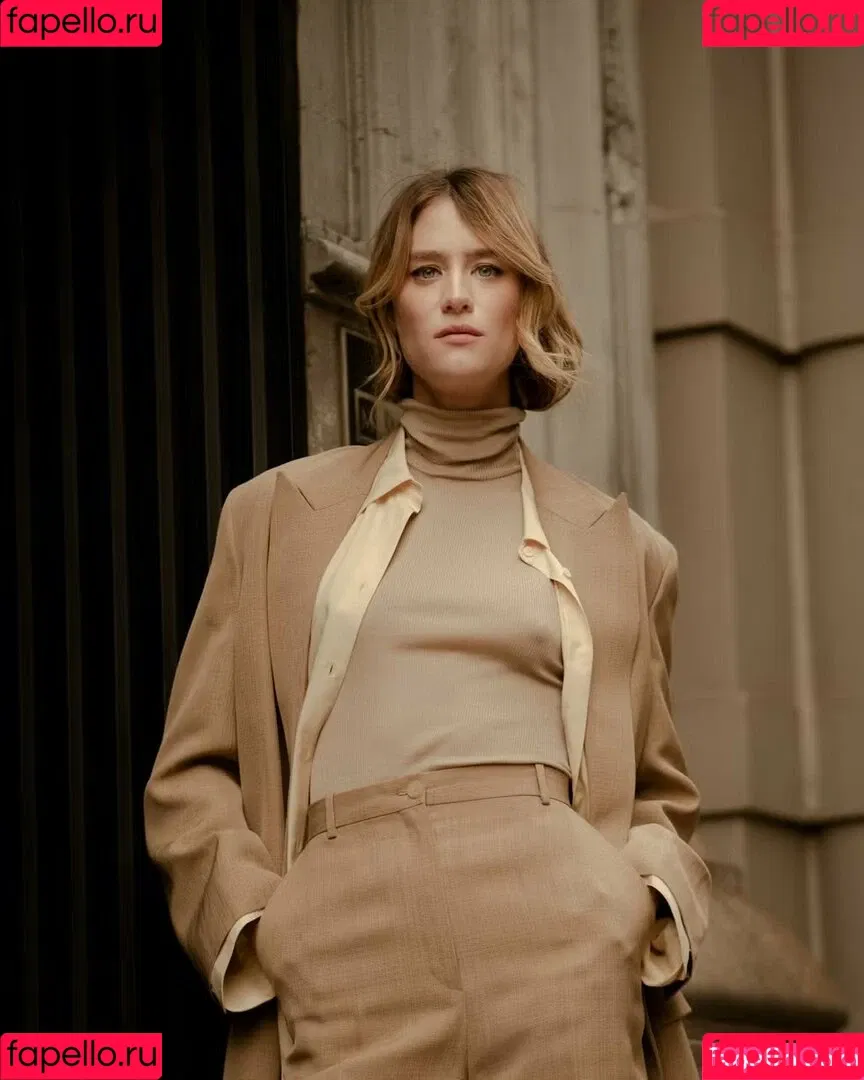Mackenzie Davis Onlyfans Photo Gallery 
