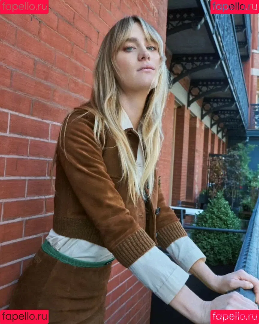 Mackenzie Davis Onlyfans Photo Gallery 