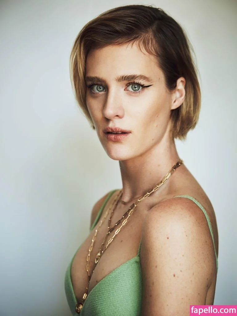 Mackenzie Davis Onlyfans Photo Gallery 