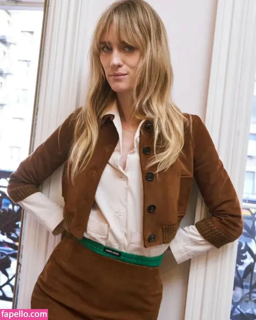 Mackenzie Davis Onlyfans Photo Gallery 