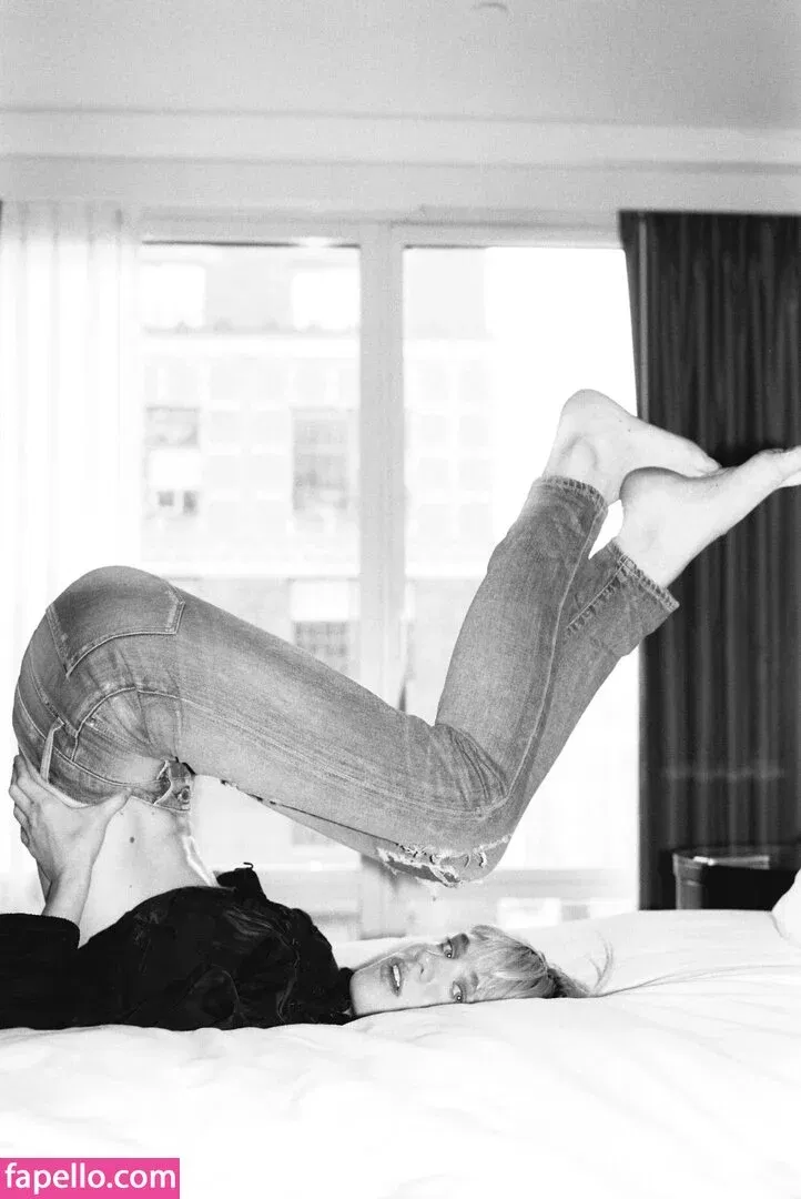 Mackenzie Davis Onlyfans Photo Gallery 