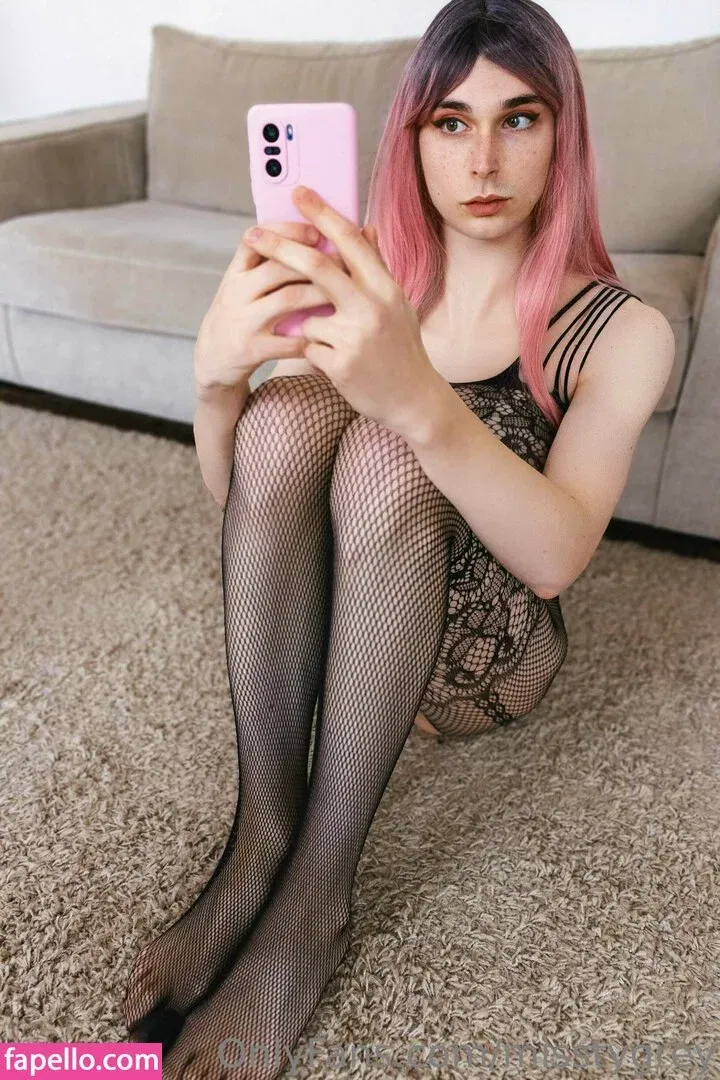 MisstyGrey Onlyfans Photo Gallery 