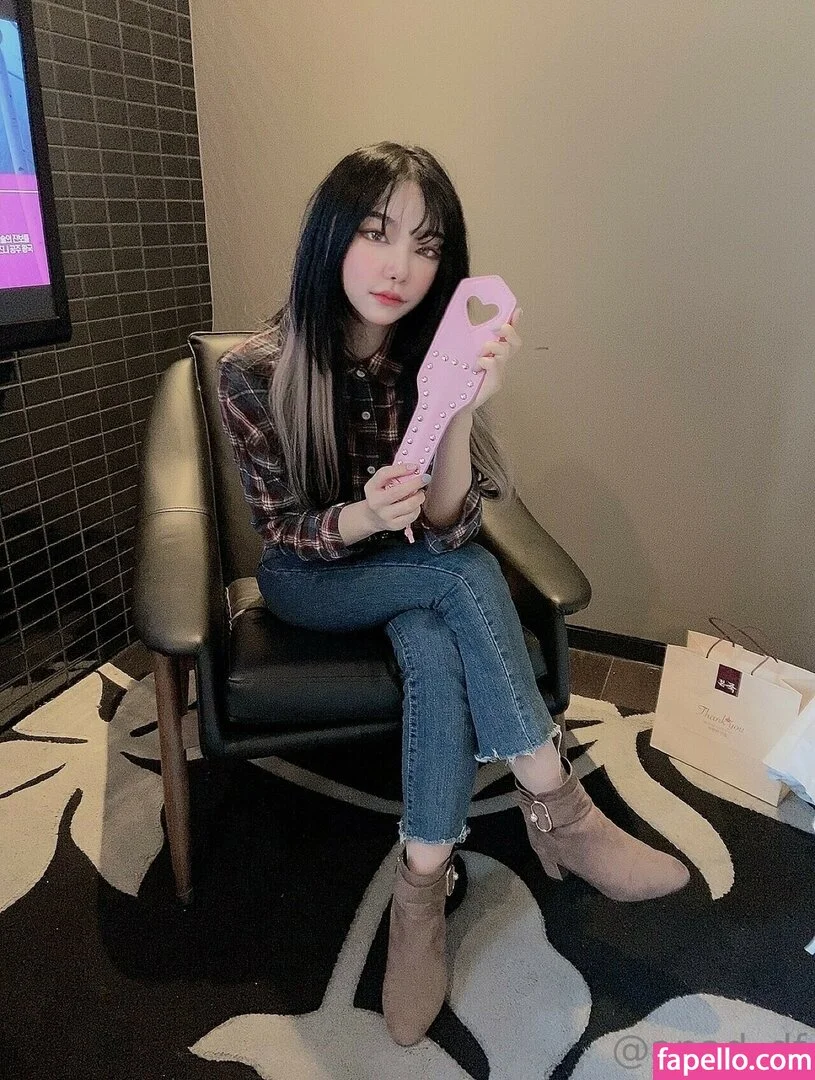 Korean Femdom Onlyfans Photo Gallery 