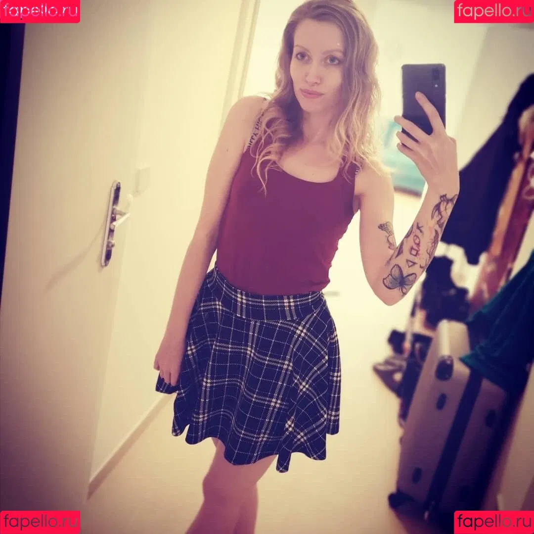 einfachsonina Onlyfans Photo Gallery 