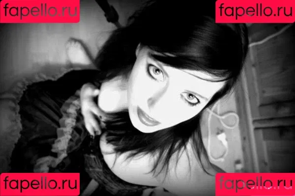 einfachsonina Onlyfans Photo Gallery 