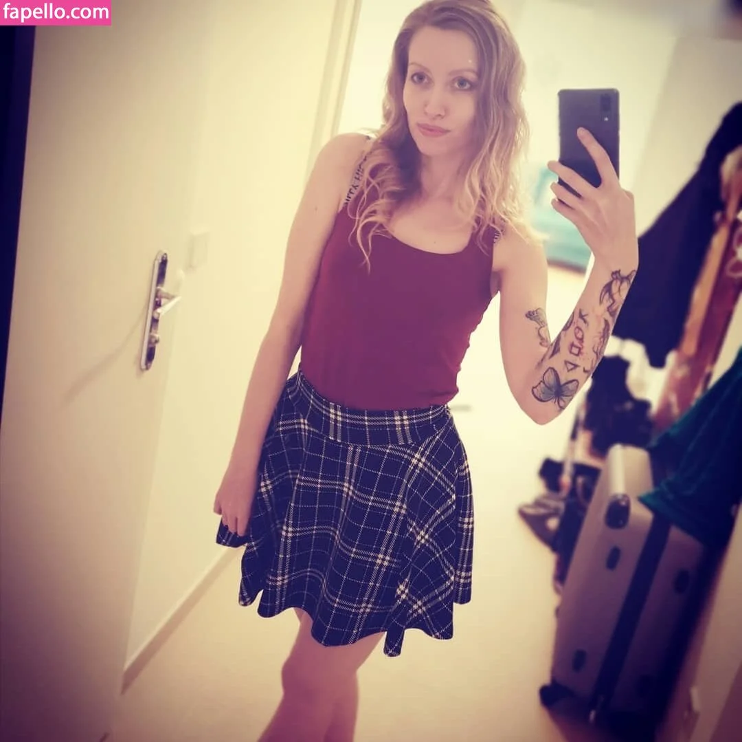 einfachsonina Onlyfans Photo Gallery 