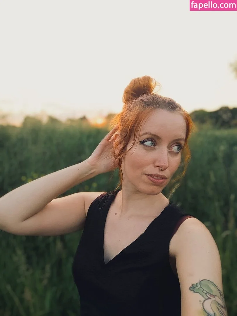 einfachsonina Onlyfans Photo Gallery 