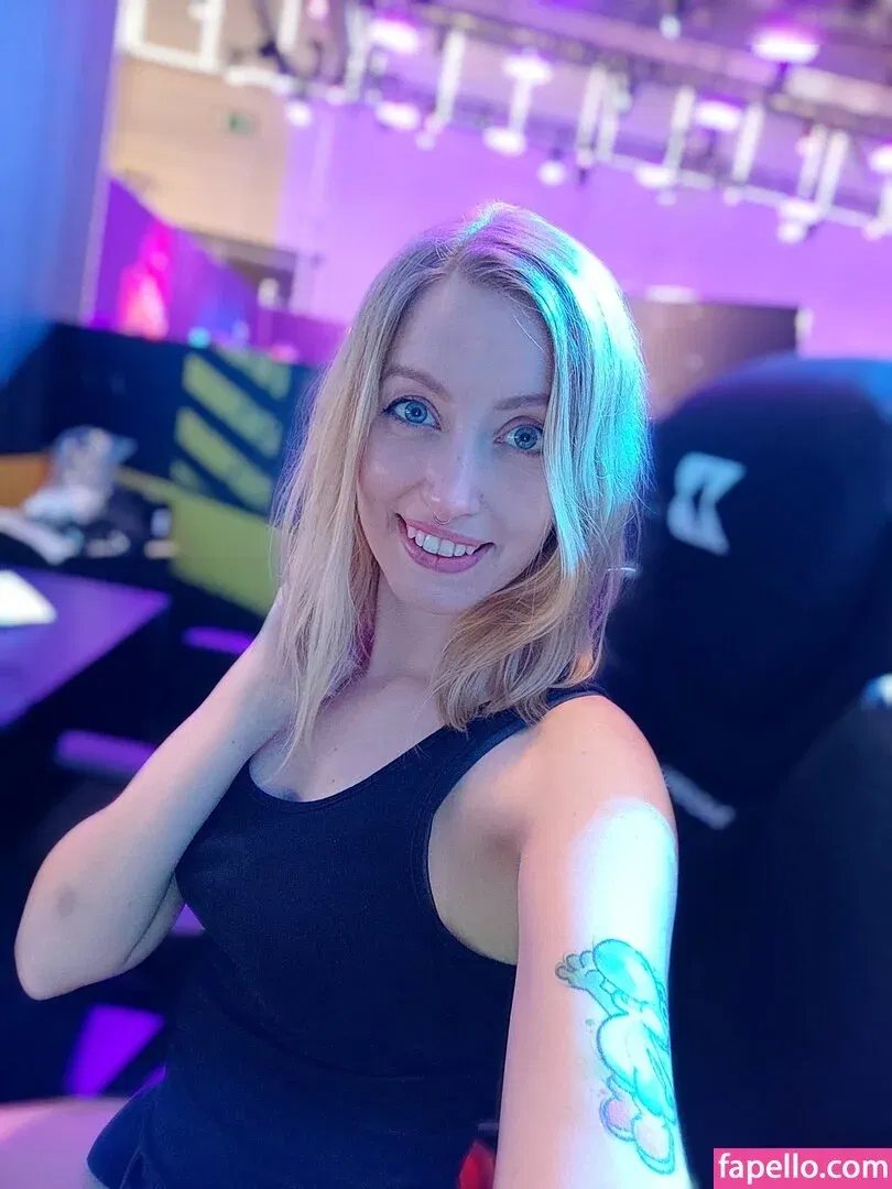 einfachsonina Onlyfans Photo Gallery 