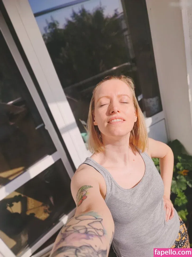 einfachsonina Onlyfans Photo Gallery 