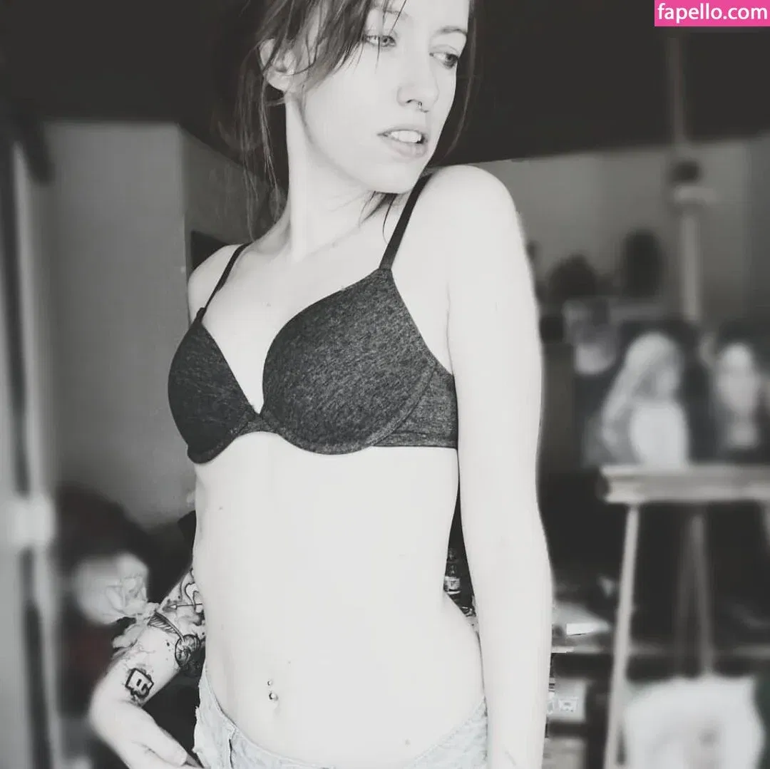 einfachsonina Onlyfans Photo Gallery 