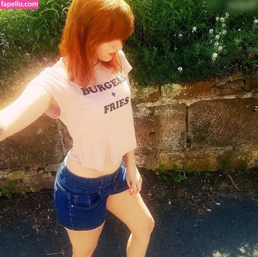 einfachsonina Onlyfans Photo Gallery 