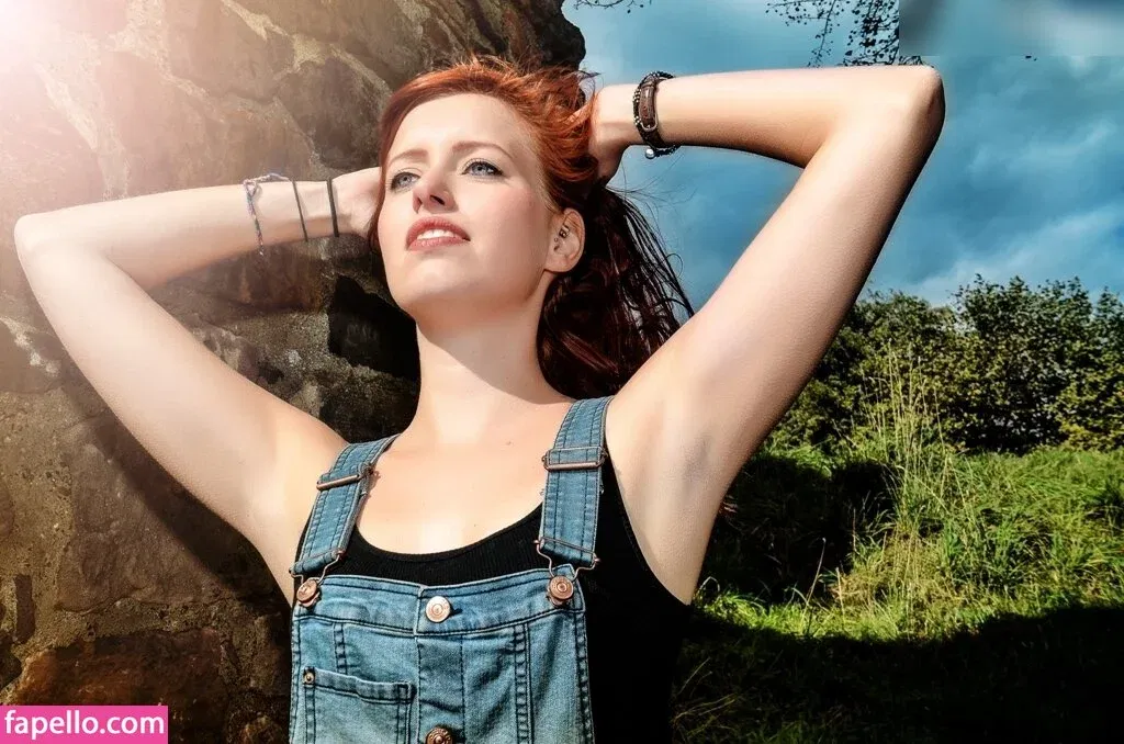 einfachsonina Onlyfans Photo Gallery 