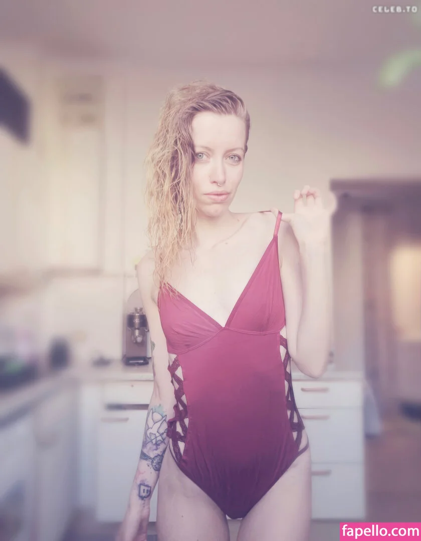 einfachsonina Onlyfans Photo Gallery 