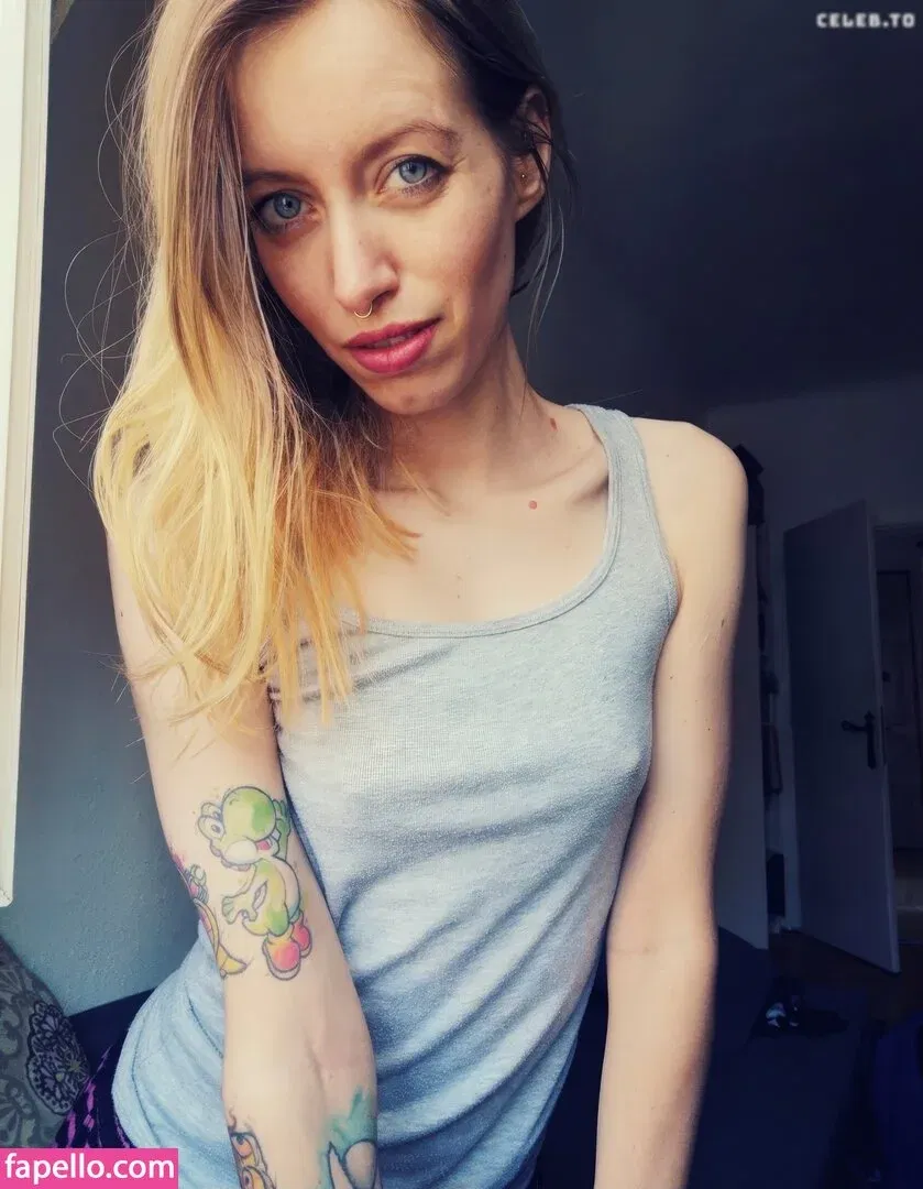 einfachsonina Onlyfans Photo Gallery 