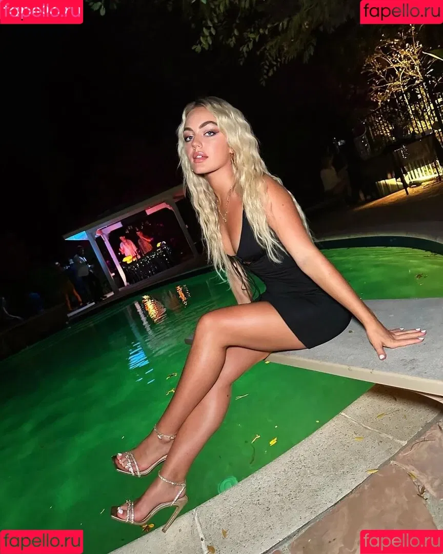 Anuschka van Lent Onlyfans Photo Gallery 